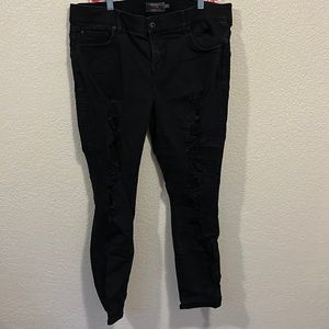 Torrid 18S black ripped jeans bombshell skinny